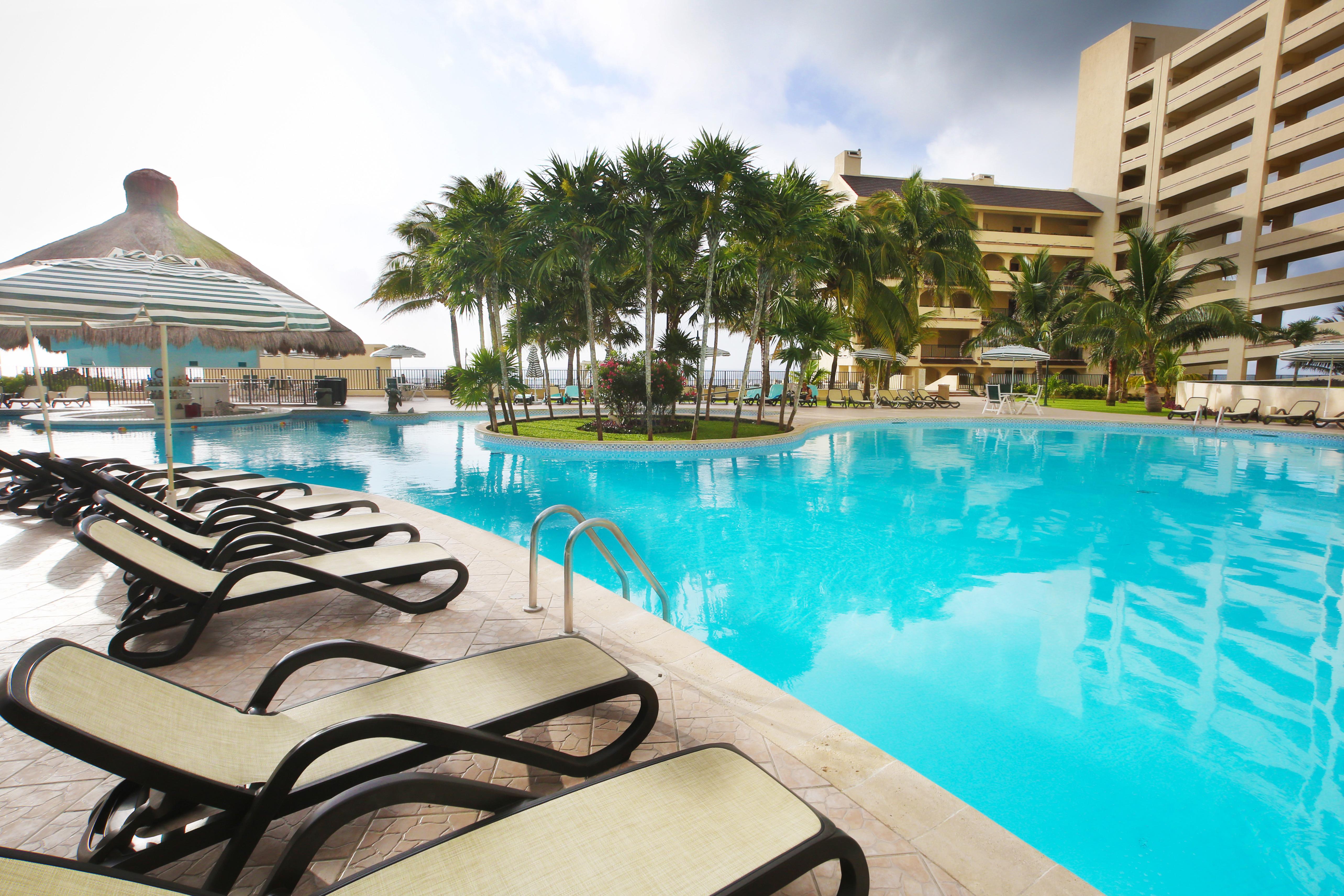 The Royal Islander - An All Suites Resort Канкун Экстерьер фото